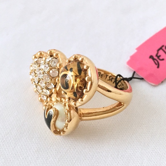 Betsey Johnson Hearts LOVE Ring NWT/Box - Retired - Picture 3 of 6